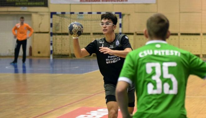 Handbal / Alexandru Horneț, de la CS Medgidia, convocat la naţionala de juniori a României - 25186613334646446603273516703429-1635855623.jpg