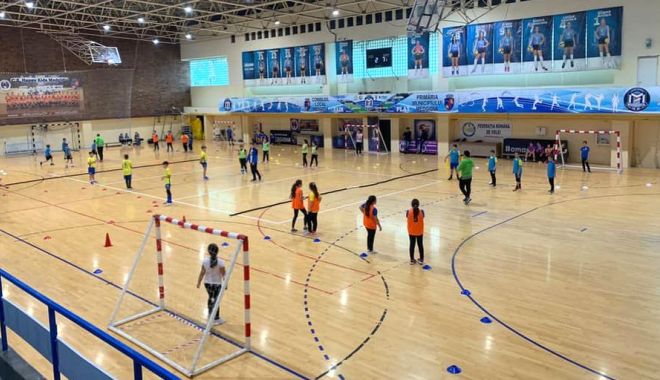 Handbal / 120 de copii au participat la Cupa „Mării Negre” de la Medgidia - 25429464144022357765119697268860-1636283987.jpg