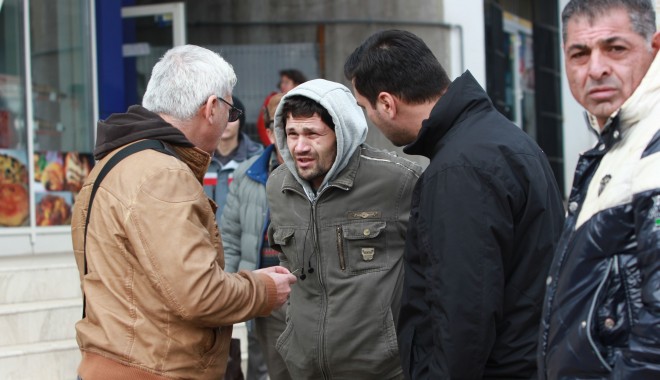 VIDEO. Polițiștii au verificat autobuzele din Constanța, în căutarea hoților din buzunare - 25apriliehotiidinbuzunare-1398432473.jpg
