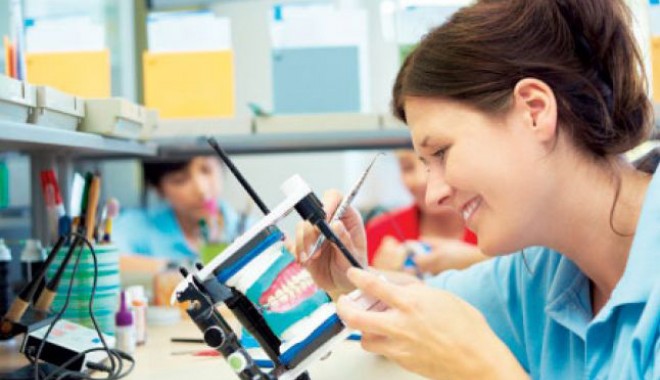 Proteza dentară modifică gustul alimentelor? - 25novmedicproteza-1385399650.jpg