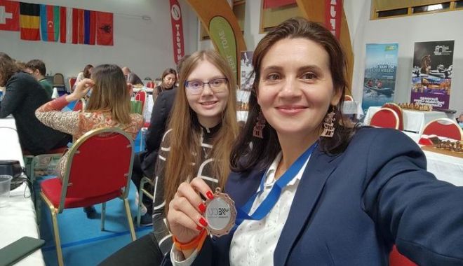 Şah / Mihaela Sandu, medaliată cu bronz în cadrul Campionatelor Europene - 26001700637965814061282745340701-1637588663.jpg