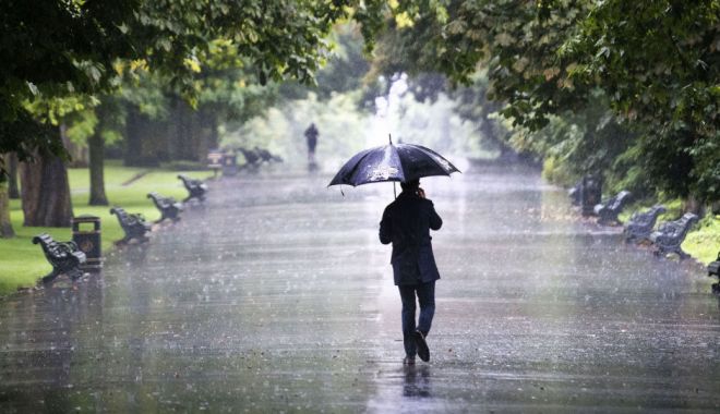 ANM avertizează: Cod galben de averse, vijelii și descărcări electrice, în 33 județe - 26012770-1588419066.jpg