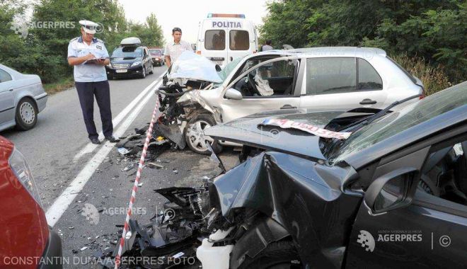 GRAV ACCIDENT RUTIER! Trafic îngreunat, după ce patru mașini s-au ciocnit - 2651567-1524479134.jpg