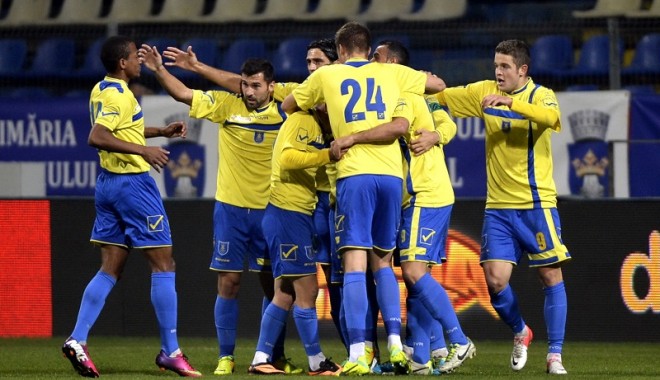 Veste șoc în Liga 1. O echipă s-a desființat! - 266785266785coronafotbal-1400914221.jpg