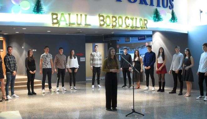 Canotaj / Balul Bobocilor, în cantonamentul de la Izvorani. Elisabeta Lipă, prezentă la eveniment - 26774050025469393921051935349218-1639406613.jpg