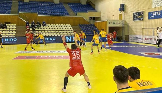 Portarul Dani Vasile, două aruncări de la 7 metri apărate în meciul cu Turcia - 26974745217108610357712158729360-1640679838.jpg
