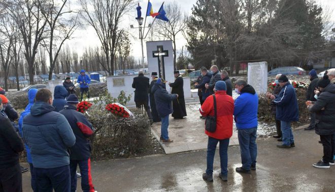 Rugby / CSA Steaua Bucureşti și-a comemorat sportivii-eroi: Răducu Durbac și Florică Murariu - 26979926010159745040963270121274-1640182112.jpg
