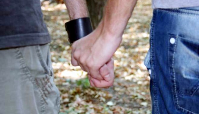 Copilul meu e homosexual. Îl pot ajuta să renunțe? - 26augfondhomosexuali-1345993355.jpg