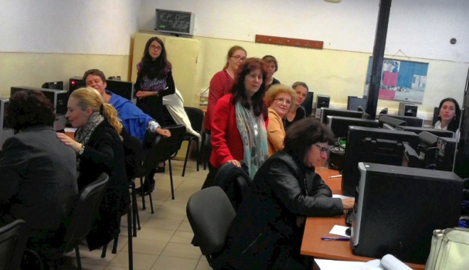 26 de cadre didactice vor să învețe să scrie proiecte - 26decadre-1477231189.jpg