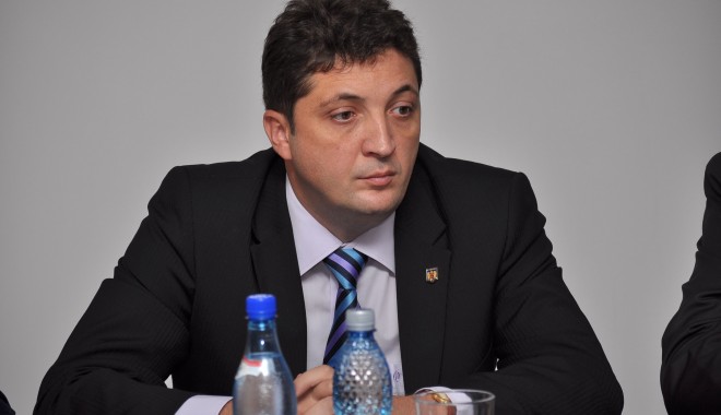Șeful Poliției Constanța are mână liberă să înlocuiască din funcții pe cine vrea - 26octombrieliviupopaburlacu-1319630272.jpg
