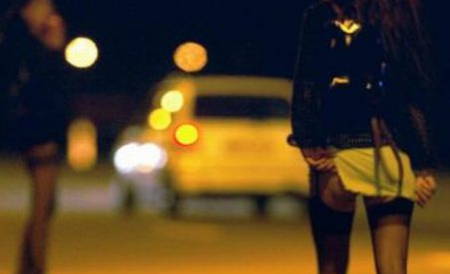 Fostă campioană națională, actriță în filme porno! - 26razieinparcaritineresuspectate-1351763371.jpg