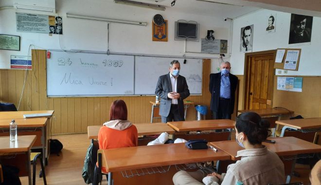 Colegiul de Arte, gazda unui simpozion dedicat „zilei astrale a României moderne” - 27216804411459311228140601530709-1642859784.jpg