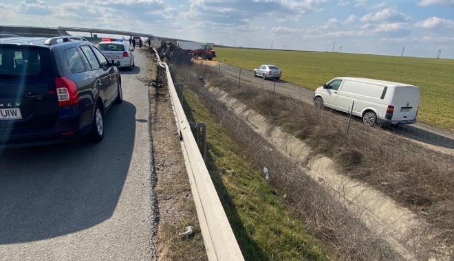 Galerie foto. Atenție șoferi! Accident pe Autostrada A4 - Ovidiu - Agigea! - 27626432533011010667923527104942-1647602621.jpg
