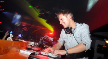 Tiesto și Armin van Buuren vin la Mamaia, la The Mission Dance Week - 27ce438e6e1f602971ea0443f5d4428e.jpg