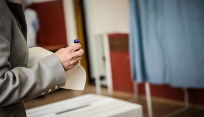 BULETINE DE VOT DISTRUSE. Poliția face cercetări la Năvodari - 27septnavodaribuletinedistrusesu-1601194535.jpg