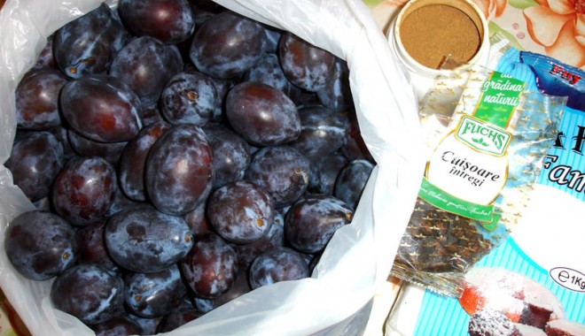 Prune conservate pentru plăcintă - 27septretetapruneconserva-1317154156.jpg