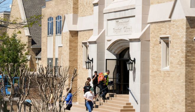 Autorul atacului de la şcoala din Nashville deţinea şapte arme de foc. Care ar fi fost motivul masacrului
