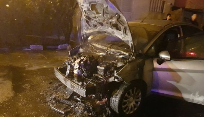 VIDEO / INCENDIU LA CONSTANȚA. O MAȘINĂ S-A FĂCUT SCRUM! - 28534881174614806874130517688365-1520013602.jpg