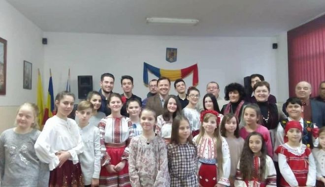 Ziua Internatională a Femeii, sărbătorită la Primăria Orașului Hârșova - 28685544161195367889678629106811-1520455761.jpg
