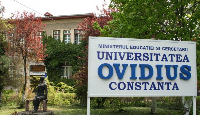 STUDENTE izolate în căminul Universității 
