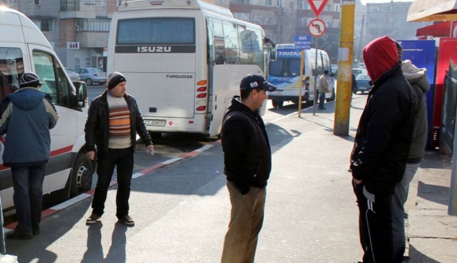 Autovehiculele de transport persoane, verificate de polițiștii rutieri - 28maifond1338225968-1381219803.jpg