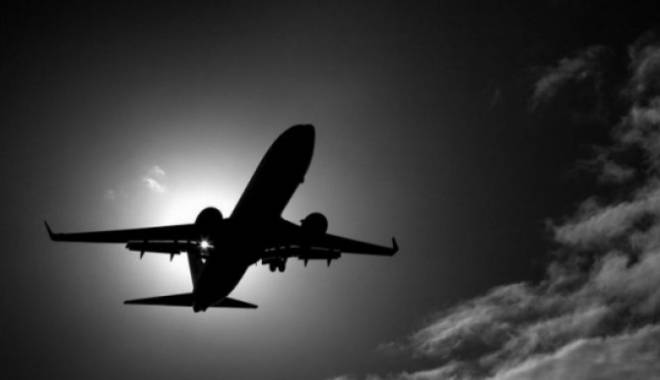 Avion dispărut în Indonezia: Telefonul mobil al pilotului încă mai emite semnale - 2913900029610500-1443878298.jpg