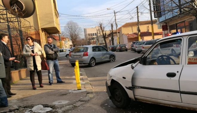 GRAV ACCIDENT RUTIER ÎN CONSTANȚA. CIRCULAȚIE BLOCATĂ pe strada Nicolae Iorga! - 29243998176080199727591218178517-1521126430.jpg