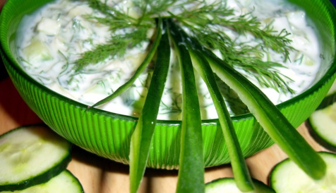 Așa faci o salată tzatziki delicioasă - 29augsalatatzatsiki-1377773390.jpg