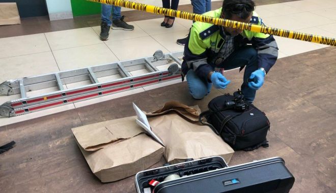AU VRUT SĂ JEFUIASCĂ METRO! Hoții au intrat prin TAVAN! - 29iantavanmetro-1580283536.jpg