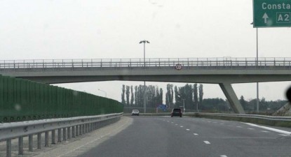 Autostrada Cernavodă-Constanța s-a înecat ca francezul la mal - 2ac233bc53744593f485e5752aaa692a.jpg