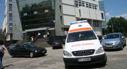 Bărbatul care a leșinat în boxa acuzaților rămâne arestat - 2c7e55694e865b64eebe041d813cb0d8.jpg