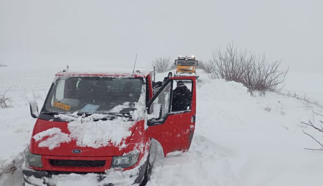 UPDATE. VIDEO / Problemele mari în judeţ. Maşini împotmolite în zăpadă - 2c9ef8de9945468f9f5ea7d4b2a49213-1611734676.jpg