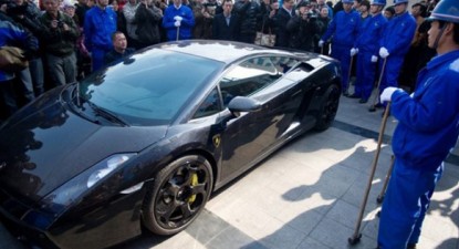 GALERIE FOTO / Lambo executat in public - 2cf2db4930a96ca9637017b276a0ab1a.jpg