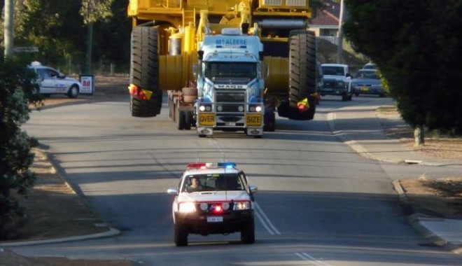 Transporturi agabaritice spre portul Constanța - 2decembrietransportagabariticcon-1385986923.jpg