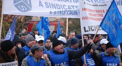 Sindicaliștii constănțeni s-au luptat cu gerul, scandând 