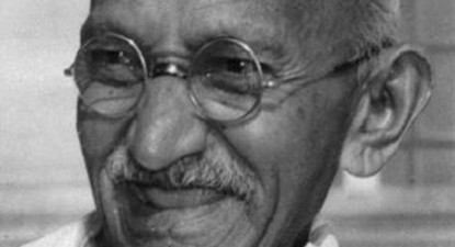Gandhi ar fi fost bisexual: a trăit doi ani în concubinaj cu un alt bărbat - 2f4f3da23af97ac54b54a4e53216094d.jpg