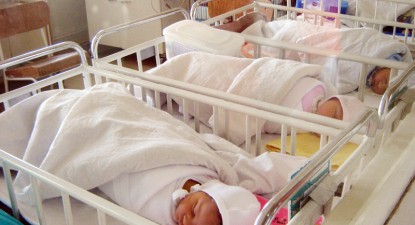 Sugarii de la neonatologia Spitalului Județean sunt supravegheați de o singură asistentă - 2f5bbb7817b604fe77f8dc0ff25640ec.jpg