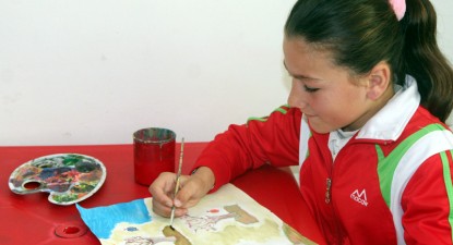 Au învățat să-și picteze și să-și scrie un viitor mai senin la Centrul de Zi Agigea - 2fc1df7ac6e00ffac3509b070b117ddc.jpg