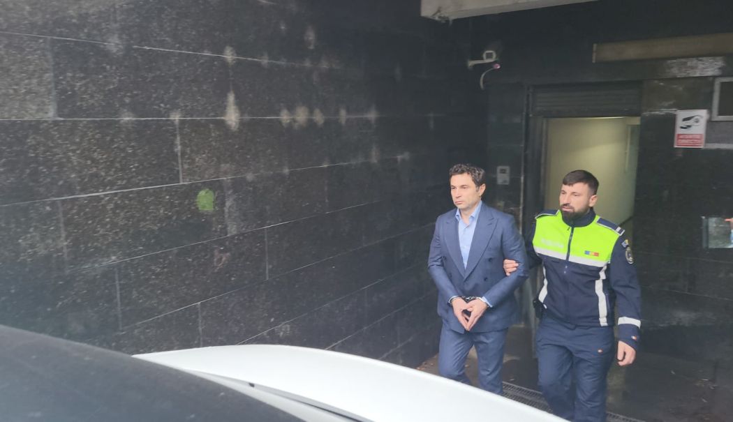 Magistrații au dispus arestul la domiciliu pentru Cristian Radu, primarul suspendat al Mangaliei - 2fefa2e0e05b43c6a7248c47fc0143b7-1763630431.jpg