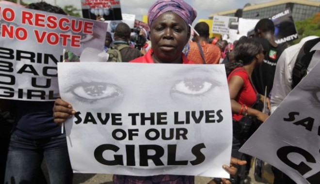 Nigeria: Știm unde se află sutele de fete răpite - 2nigeriakidnappedgirls640x426-1401180093.jpg