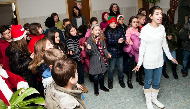 Cum și-au făcut fericiți semenii elevii de la Școala 