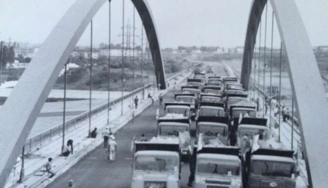 ARHIVA FOTO / Mama lui de pod! Despre comunism și incompetență - 3-1471340044.jpg
