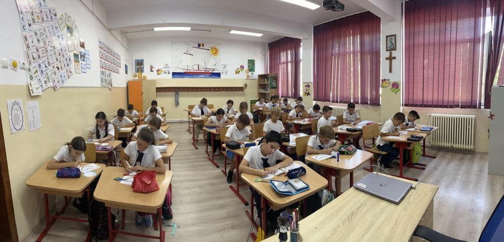 Dezbatere publică pe tema structurii anului școlar viitor. Cursurile ar începe pe 8 septembrie 2025