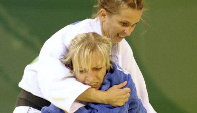 Alina Dumitru va conduce o sesiune la terminalul ''Plecări'' al Aeroportului Internațional Henri Coandă - 3001sportdumitru-1391088338.jpg