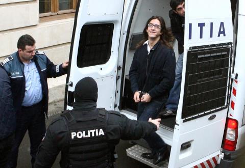 Andrei Plăcintă a fost condamnat la șase ani de închisoare cu executare - 30686710150930567786243118213695-1341593733.jpg
