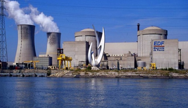 Activiștii Greenpeace au intrat într-o centrală nucleară din Elveția, pentru a cere oprirea instației foarte vechi - 308831tricastincentralanucleara-1394016048.jpg