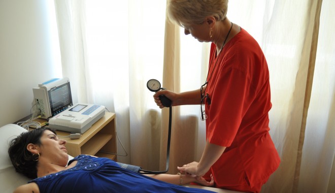 Centru medical deschis în stațiunea Mamaia, de 1 Mai - 30apriliefloraprogram1mai11-1398856540.jpg