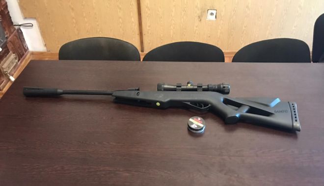 Armă neletală, descoperită de polițiștii de frontieră - 311001-1572507715.jpg