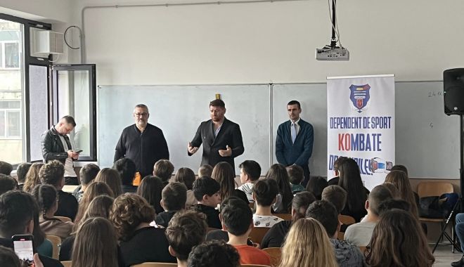 Cătălin Moroșanu le-a vorbit elevilor Școlii nr. 8 despre motivație și voință - 31626437885149061581352539674911-1669379001.jpg
