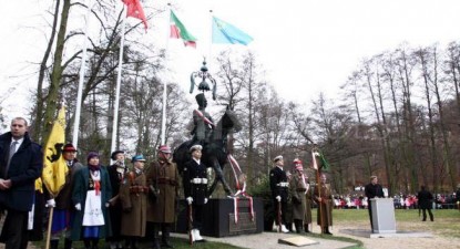 Tătarii din România, invitați la o premieră europeană - 318c4ae6b8d369f9d662f75bf11a7c40.jpg